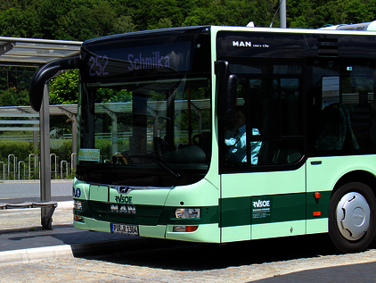 Bus in grün